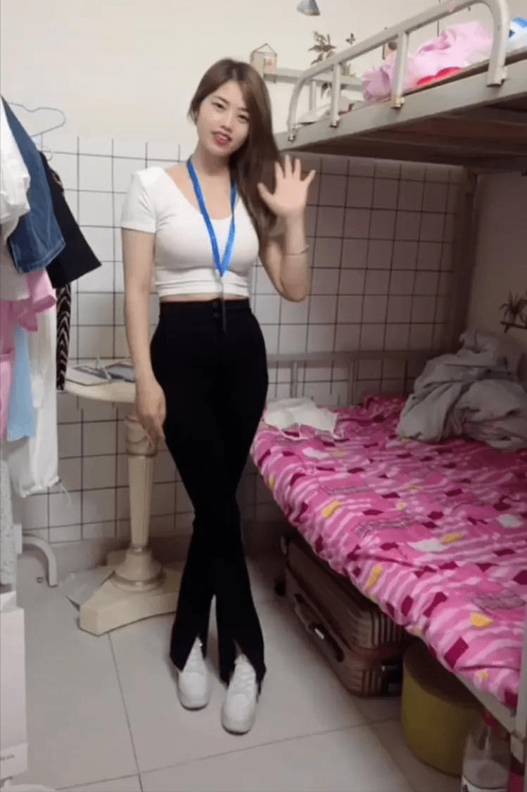6df547d67f7b45658bc6af08a0b6f136.png